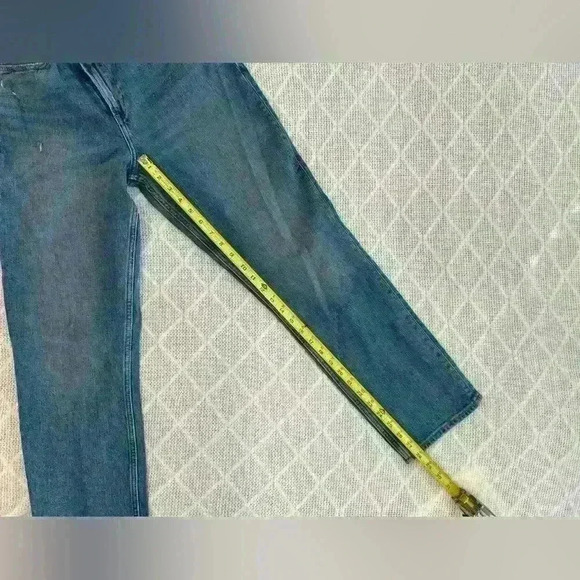 Abercrombie & Fitch Women’s Curve Love Ultra High Rise 90’s Straight. 27/4 Short - Picture 5 of 9